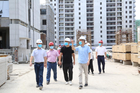 1630629437636931.png 圖為玖璽逸墅項目工地檢查現場.png